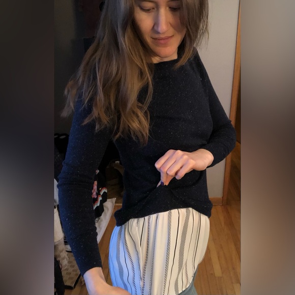 Fooler sweater from RW&CO. Size: S. Colour: Dark Blue with white fooler at hem - Picture 3 of 7